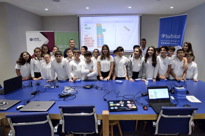 Minik Eller Kod Yaziyor Minik Eller Kod Yaziyor