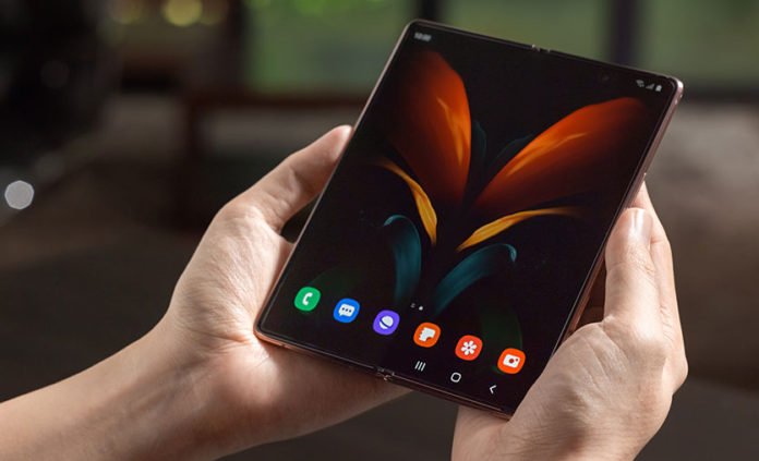 Katlanabilir ekranlı Galaxy Z Fold2'nin Türkiye fiyatı açıklandı