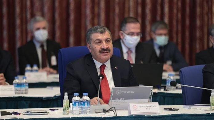 Bakan Koca, Covid-19 aşısının Türkiye'ye geleceği tarih ve miktarını açıkladı