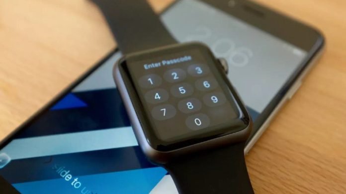 Apple, iOS 14.5 ile iPhone Kilidinin Apple Watch'la Açılmasına Olanak Sağlayacak Apple, iOS 14.5 ile iPhone Kilidinin Apple Watch'la Açılmasına Olanak Sağlayacak