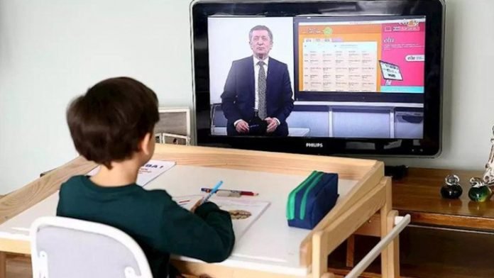 MEB, 17 Mayıs Pazartesi Günü Tüm Okullarda Uzaktan Eğitimin Yapılacağını Açıkladı