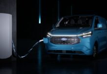 Kocaeli Fabrikalarında Üretilecek Yeni Tam Elektrikli E-Transit Custom İle Ticaretin Geleceği Değişiyor Kocaeli Fabrikalarında Üretilecek Yeni Tam Elektrikli E-Transit Custom İle Ticaretin Geleceği Değişiyor