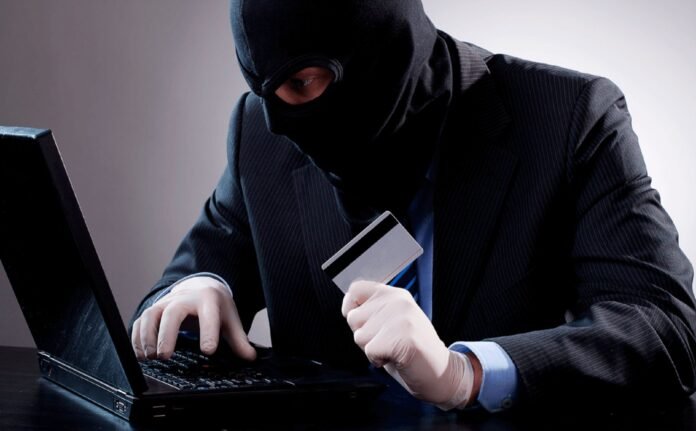 HACKER’LAR KREDİ KARTI BİLGİLERİNİ NASIL ÇALIYOR