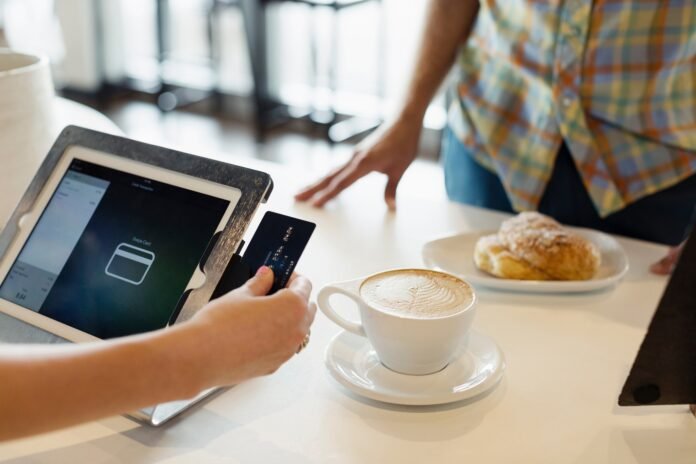 Mastercard Ekonomi Enstitüsü Verilerine Göre Tüketiciler Deneyimlere ve Temel İhtiyaçlara Öncelik Veriyor