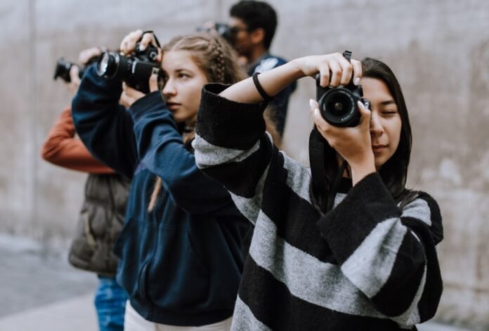Canon, genç yeteneklere fotoğrafçılık konusunda ilham ve eğitim vererek gelişimlerini desteklediği Gençlik Programı